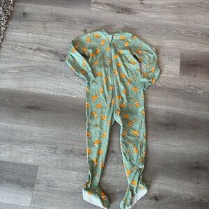 4/20$ Pekkle toddler green dinosaur footed sleeper/pyjama size 4